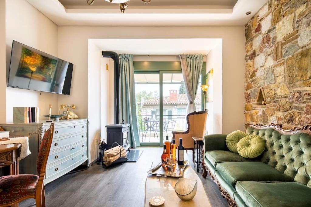 Queen'S Stone Legend, Royal Living By Acropolis 아테네 외부 사진