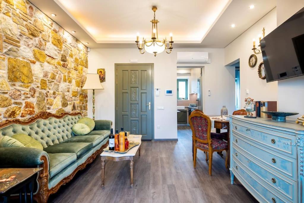 Queen'S Stone Legend, Royal Living By Acropolis 아테네 외부 사진